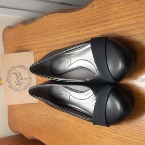 Life Stride Soft System Black Flats